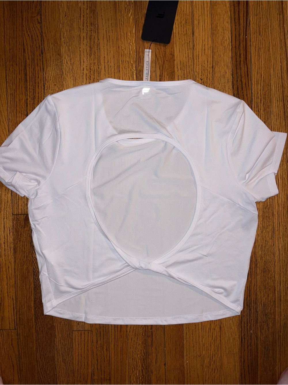Fabletics White Crewneck Short Sleeve Crop Top - Picture 2 of 4